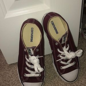 Maroon/Burgundy Kids Converse (Size 3)